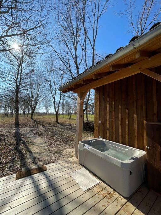 Dome Insolite Lichen Jacuzzi Et Petits-Dejeuners Inclus Gondrin エクステリア 写真