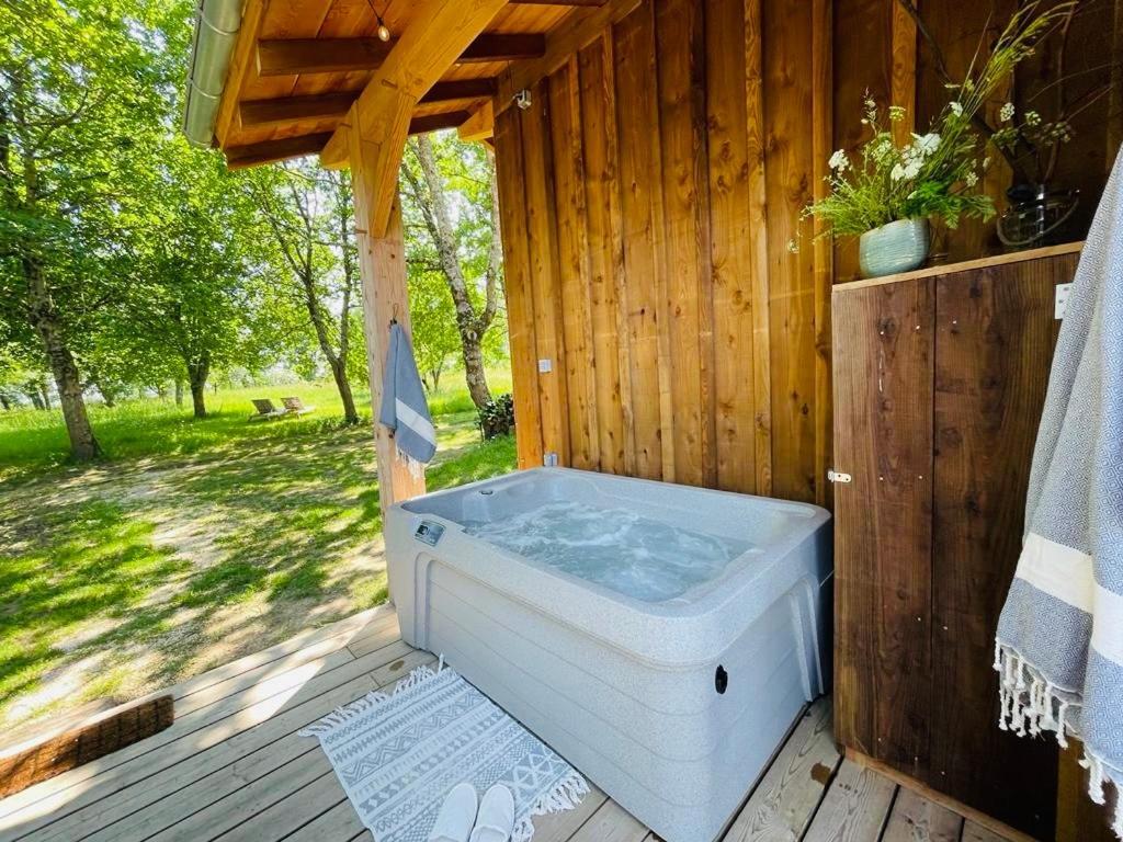 Dome Insolite Lichen Jacuzzi Et Petits-Dejeuners Inclus Gondrin エクステリア 写真